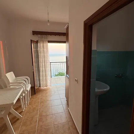 Denis Gjeta بيت ضيافة بورش